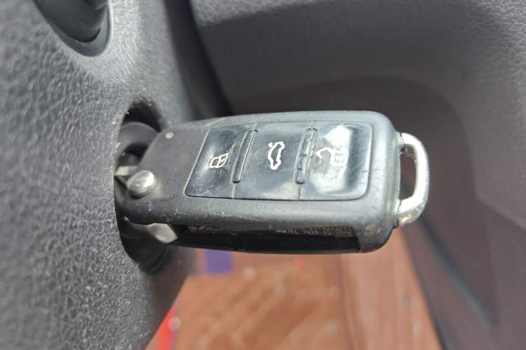 Used Volkswagen Gran Lavida 2013 1.4 TSI Automatic Comfort Model Vehicle Key