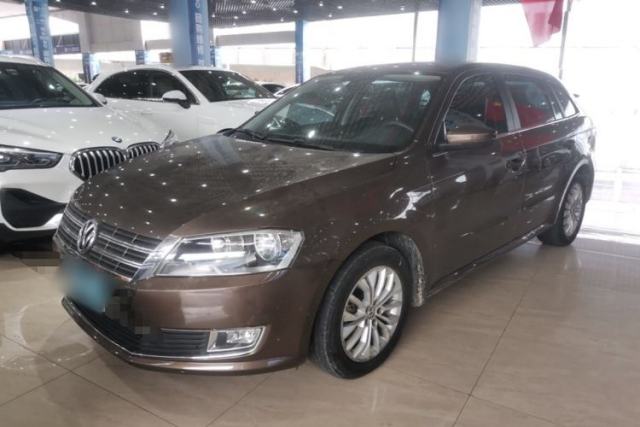 Ojetý Volkswagen Gran Lavida 2013 1.4 TSI Automatic Luxury Model