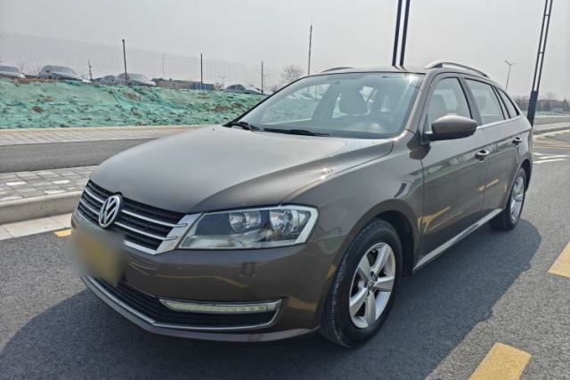 Used Volkswagen Gran Lavida 2013 1.6L Automatic Fashion Model