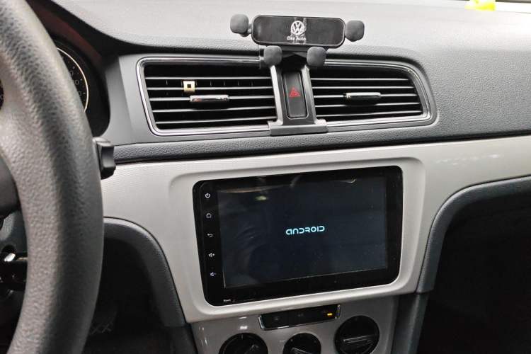 Used Volkswagen Gran Lavida 2013 1.6L Automatic Comfort Model Audio And AC Panel