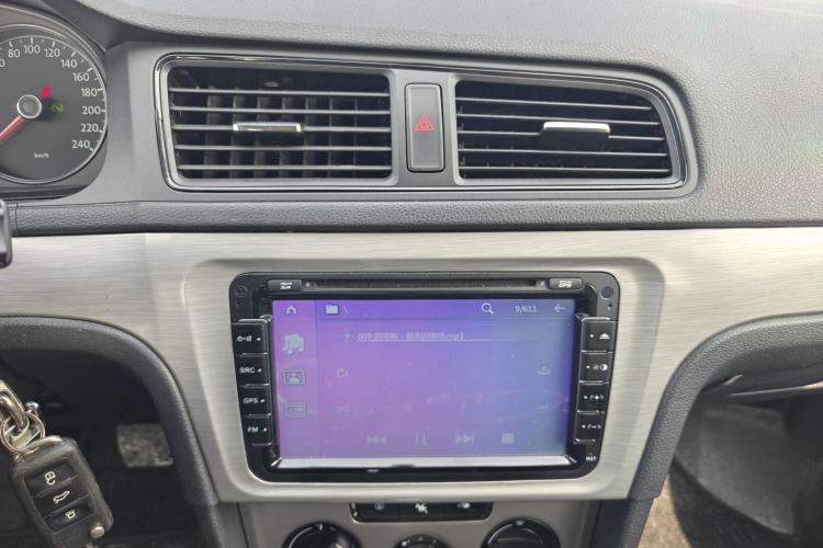 Used Volkswagen Gran Lavida 2013 1.6L Automatic Fashion Model Audio And AC Panel