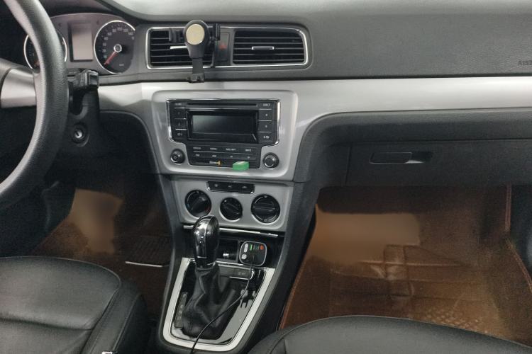 Used Volkswagen Gran Lavida 2013 1.6L Automatic Comfort Model Audio And AC Panel