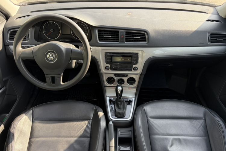 Used Volkswagen Gran Lavida 2013 1.6L Automatic Comfort Model Audio And AC Panel