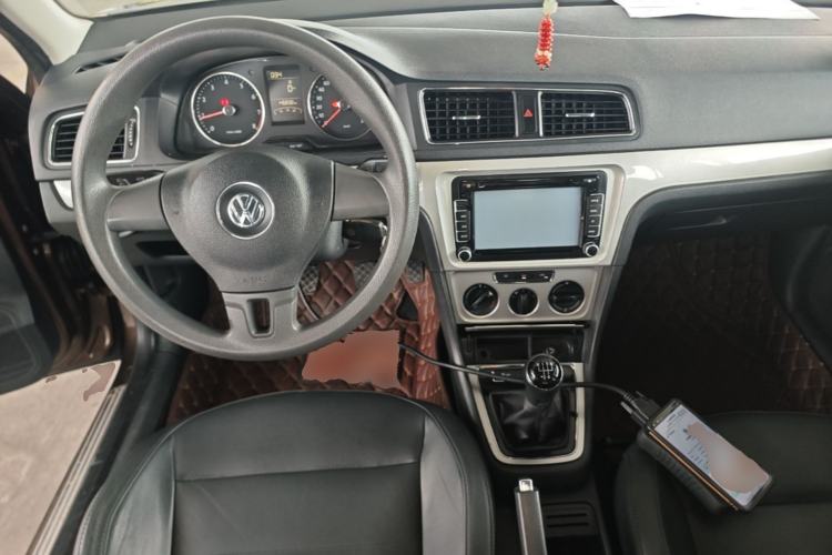 Used Volkswagen Gran Lavida 2013 1.4 TSI Manual Comfort Model Center Console