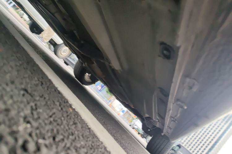 Used Volkswagen Gran Lavida 2013 1.6L Automatic Comfort Model Chassis Front Left