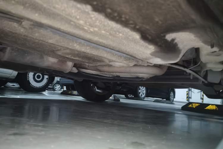 Used Volkswagen Gran Lavida 2013 1.6L Automatic Comfort Model Chassis Front Right