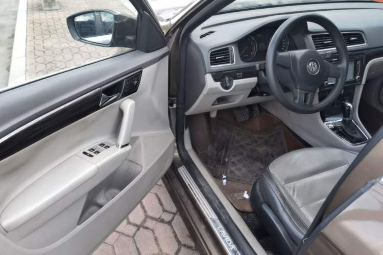 Used Volkswagen Gran Lavida 2013 1.6L Automatic Comfort Model Driver Seat