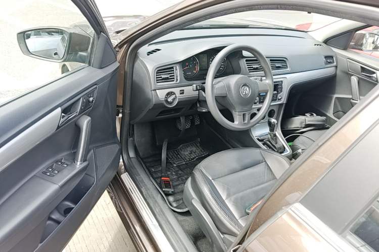 Used Volkswagen Gran Lavida 2013 1.6L Automatic Comfort Model Driver Seat