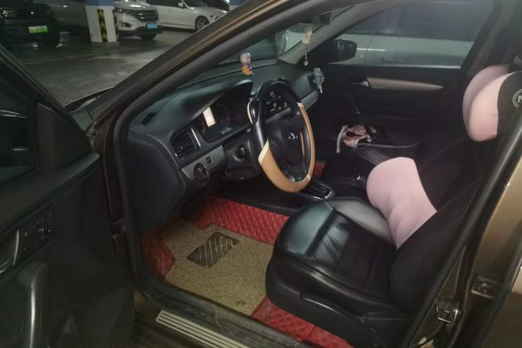 Used Volkswagen Gran Lavida 2013 1.6L Automatic Comfort Model Driver Seat