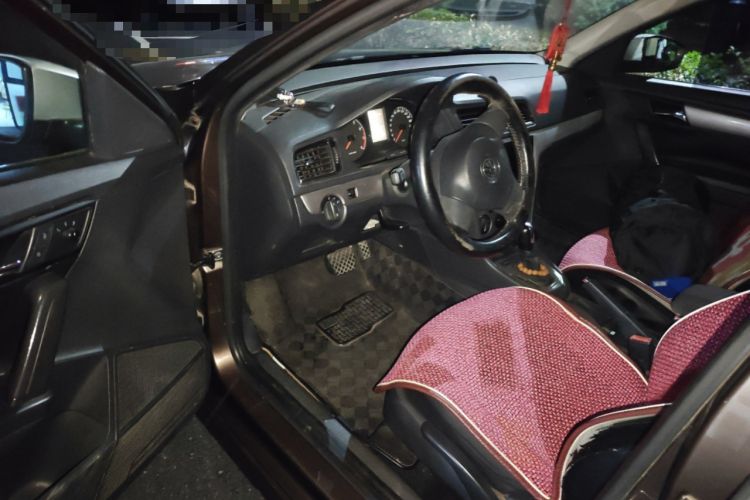 Used Volkswagen Gran Lavida 2013 1.6L Automatic Fashion Model Driver Seat