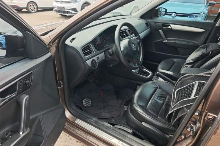 Used Volkswagen Gran Lavida 2013 1.6L Automatic Comfort Model Driver Seat