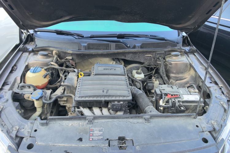 Used Volkswagen Gran Lavida 2013 1.6L Manual Comfort Model Engine Bay