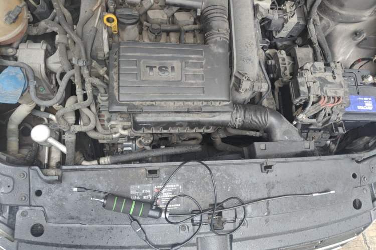 Used Volkswagen Gran Lavida 2013 1.4 TSI Automatic Comfort Model Engine Bay