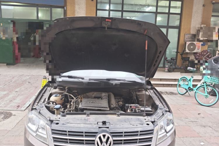 Used Volkswagen Gran Lavida 2013 1.4 TSI Automatic Comfort Model Engine Bay