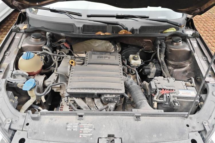 Used Volkswagen Gran Lavida 2013 1.6L Automatic Comfort Model Engine Bay