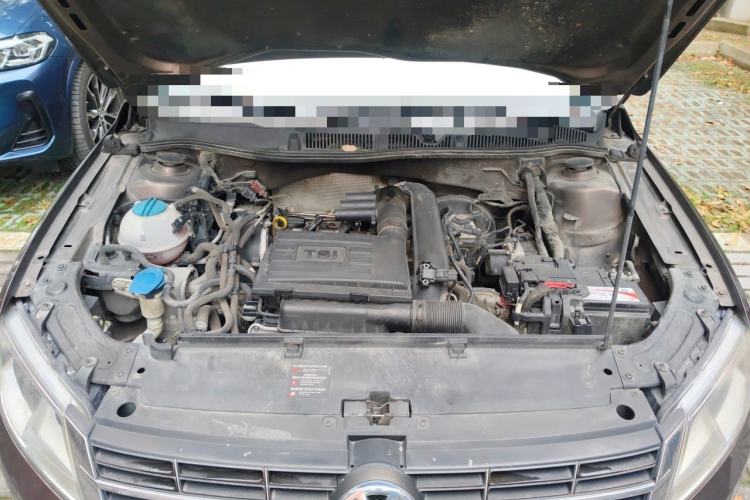 Used Volkswagen Gran Lavida 2013 1.4 TSI Automatic Comfort Model Engine Bay
