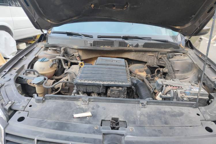 Used Volkswagen Gran Lavida 2013 1.6L Automatic Comfort Model Engine Bay
