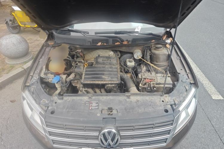 Used Volkswagen Gran Lavida 2013 1.6L Automatic Comfort Model Engine Bay