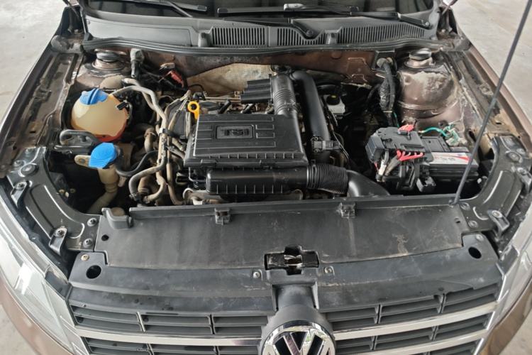 Used Volkswagen Gran Lavida 2013 1.4 TSI Manual Comfort Model Engine Bay