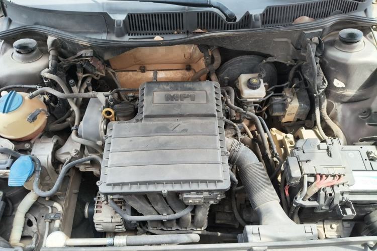 Used Volkswagen Gran Lavida 2013 1.6L Automatic Comfort Model Engine Bay