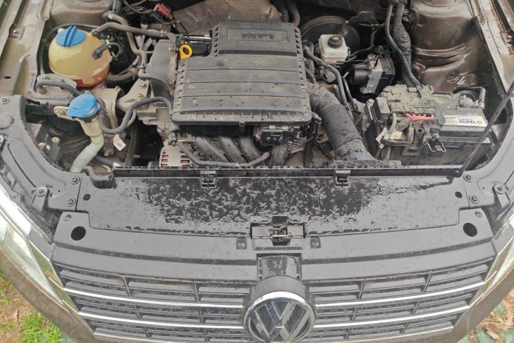 Used Volkswagen Gran Lavida 2013 1.6L Automatic Comfort Model Engine Bay