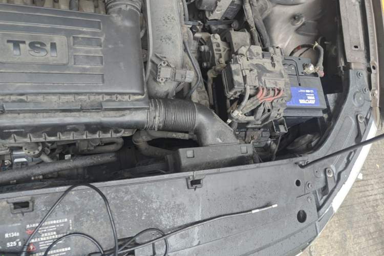 Used Volkswagen Gran Lavida 2013 1.4 TSI Automatic Comfort Model Engine Bay Left