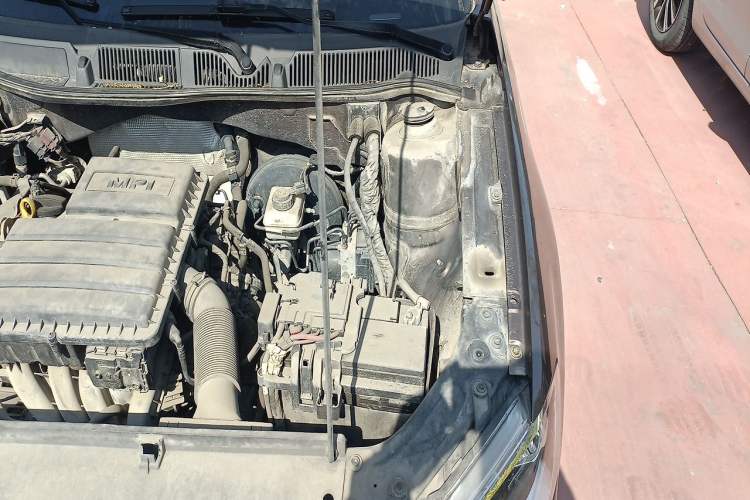 Used Volkswagen Gran Lavida 2013 1.6L Automatic Comfort Model Engine Bay Left