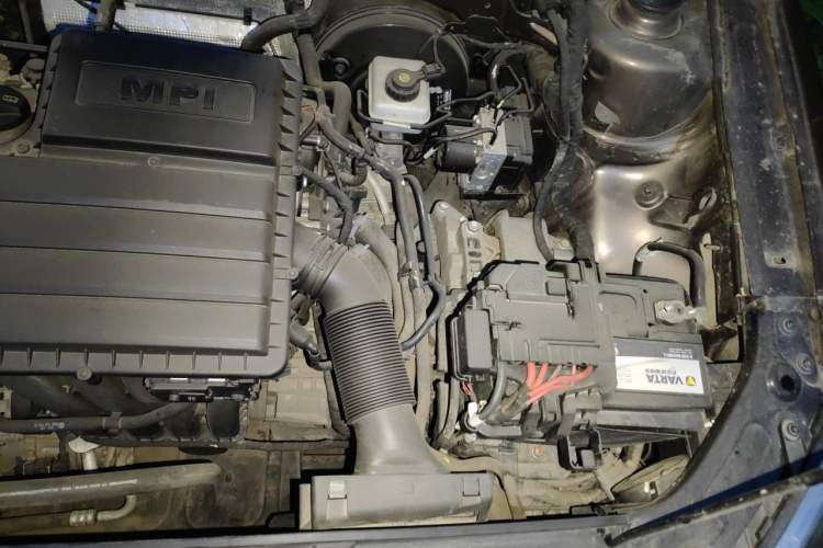 Used Volkswagen Gran Lavida 2013 1.6L Automatic Comfort Model Engine Bay Left