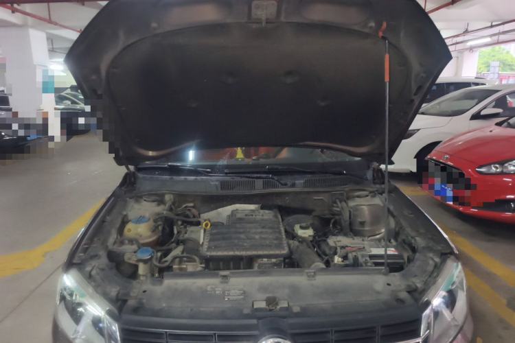 Used Volkswagen Gran Lavida 2013 1.6L Automatic Fashion Model Engine Bay