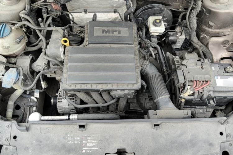 Used Volkswagen Gran Lavida 2013 1.6L Automatic Comfort Model Engine Bay