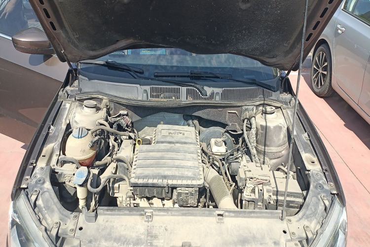 Used Volkswagen Gran Lavida 2013 1.6L Automatic Comfort Model Engine Bay