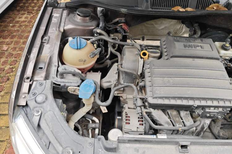 Used Volkswagen Gran Lavida 2013 1.6L Automatic Comfort Model Engine Bay Right