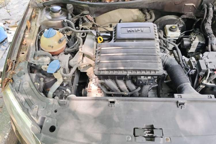 Used Volkswagen Gran Lavida 2013 1.6L Automatic Fashion Model Engine Bay Right