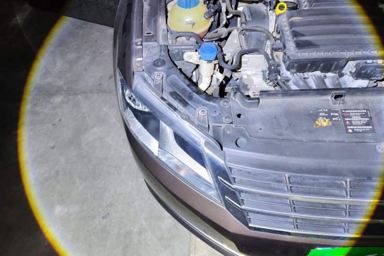 Used Volkswagen Gran Lavida 2013 1.6L Automatic Comfort Model Engine Bay Right
