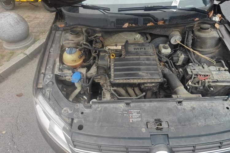 Used Volkswagen Gran Lavida 2013 1.6L Automatic Comfort Model Engine Bay Right
