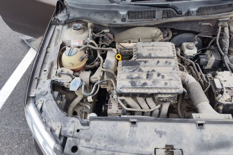 Used Volkswagen Gran Lavida 2013 1.6L Automatic Comfort Model Engine Bay Right