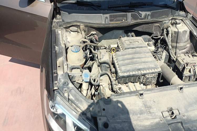 Used Volkswagen Gran Lavida 2013 1.6L Automatic Comfort Model Engine Bay Right