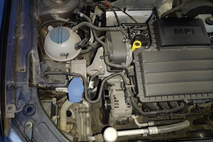 Used Volkswagen Gran Lavida 2013 1.6L Automatic Comfort Model Engine Bay Right