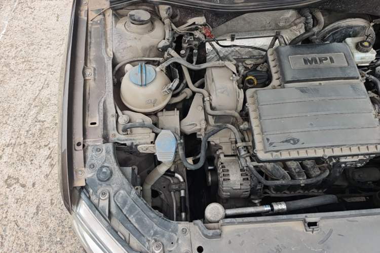 Used Volkswagen Gran Lavida 2013 1.6L Automatic Comfort Model Engine Bay Right