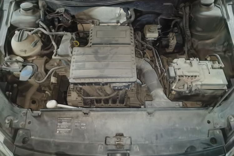 Used Volkswagen Gran Lavida 2013 1.6L Automatic Comfort Model Engine Bay