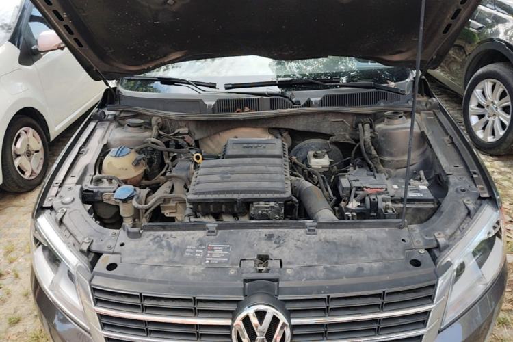 Used Volkswagen Gran Lavida 2013 1.6L Automatic Fashion Model Engine Bay