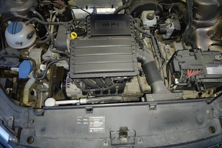 Used Volkswagen Gran Lavida 2013 1.6L Automatic Comfort Model Engine Bay