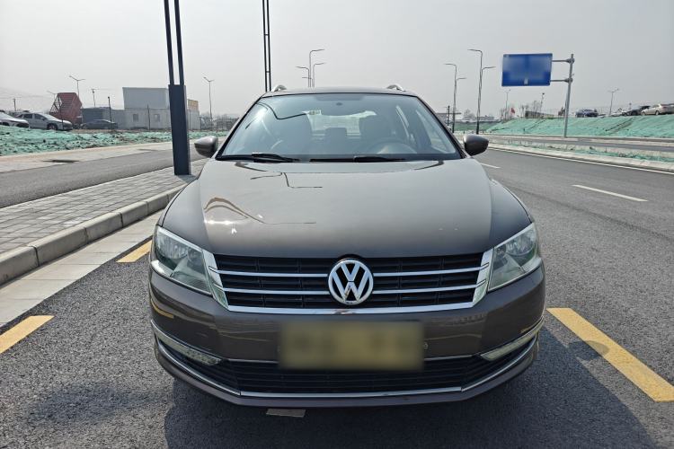 Used Volkswagen Gran Lavida 2013 1.6L Automatic Fashion Model Exterior 1