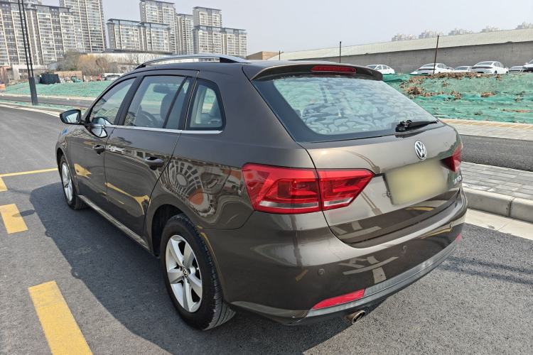 Used Volkswagen Gran Lavida 2013 1.6L Automatic Fashion Model Exterior 3