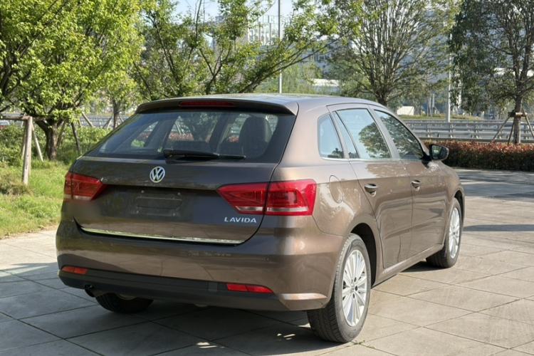 Used Volkswagen Gran Lavida 2013 1.6L Automatic Comfort Model Exterior 4