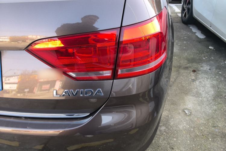 Used Volkswagen Gran Lavida 2013 1.6L Manual Comfort Model Exterior 6
