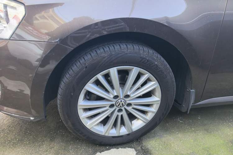 Used Volkswagen Gran Lavida 2013 1.6L Manual Comfort Model Exterior 7