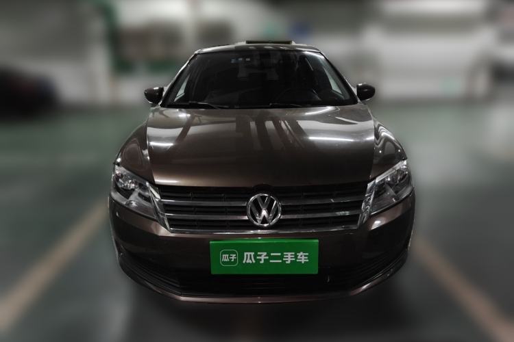 Used Volkswagen Gran Lavida 2013 1.6L Manual Fashion Model Front