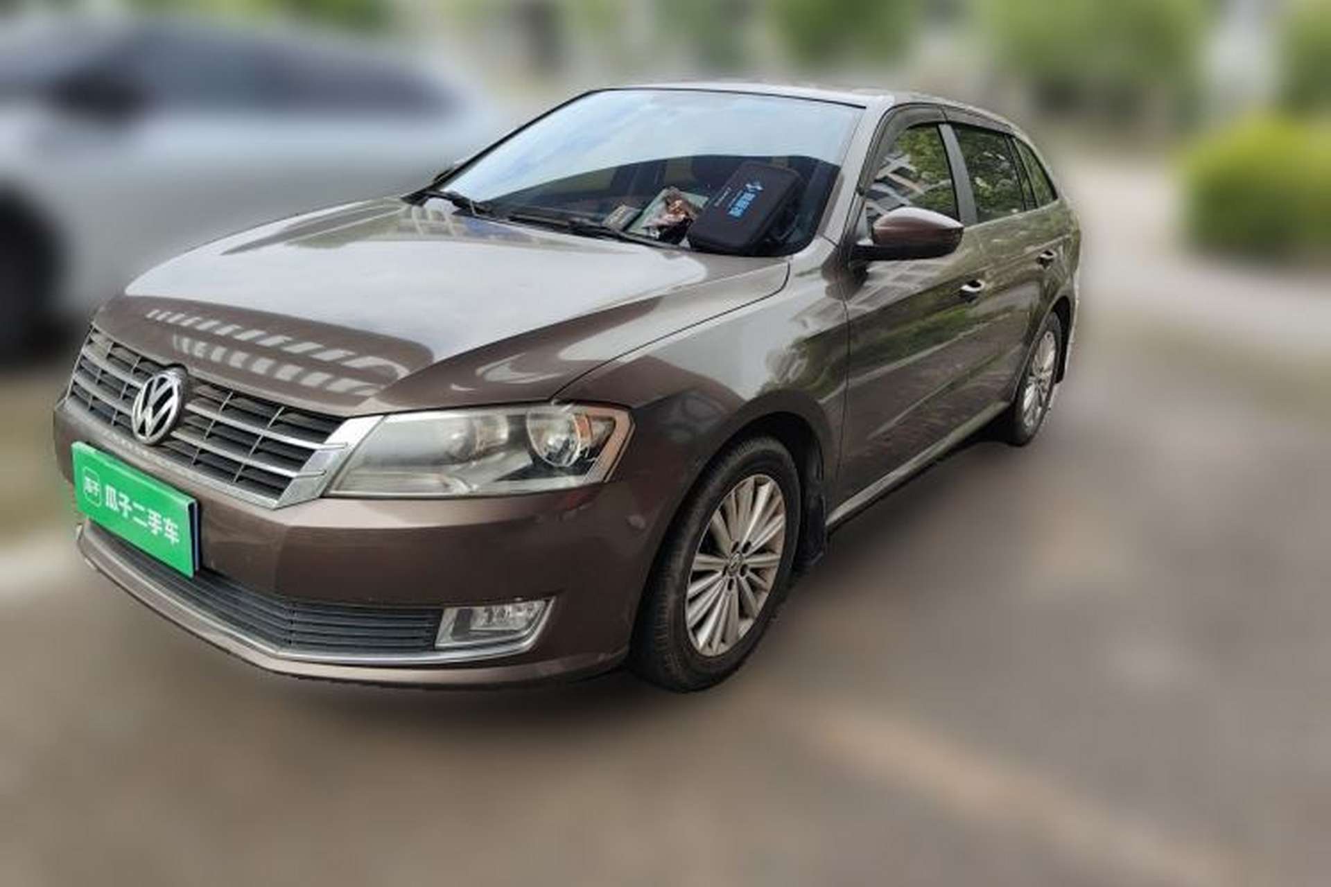 Used Volkswagen Gran Lavida 2013 1.4 TSI Manual Comfort Model Front Left 45 Deg