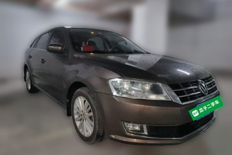 Used Volkswagen Gran Lavida 2013 1.4 TSI Automatic Comfort Model Front Right 45 Deg
